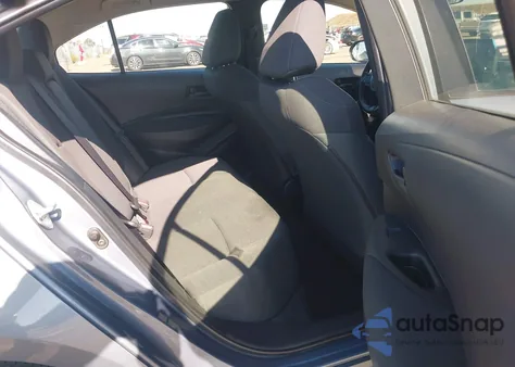 2022 Toyota Corolla Le z USA, uszkodzony, nr VIN JTDEPMAE2N3013051